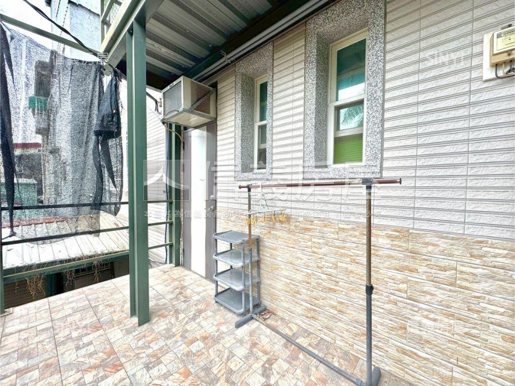 八套房軟園旁美透天房屋室內格局與周邊環境