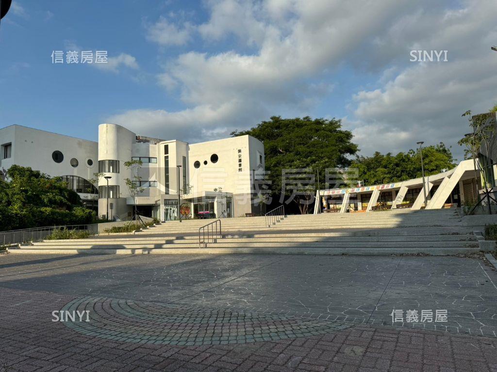 近公園溫馨大四房三代同堂房屋室內格局與周邊環境