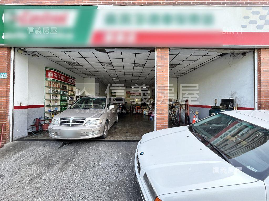 挑高大店面房屋室內格局與周邊環境