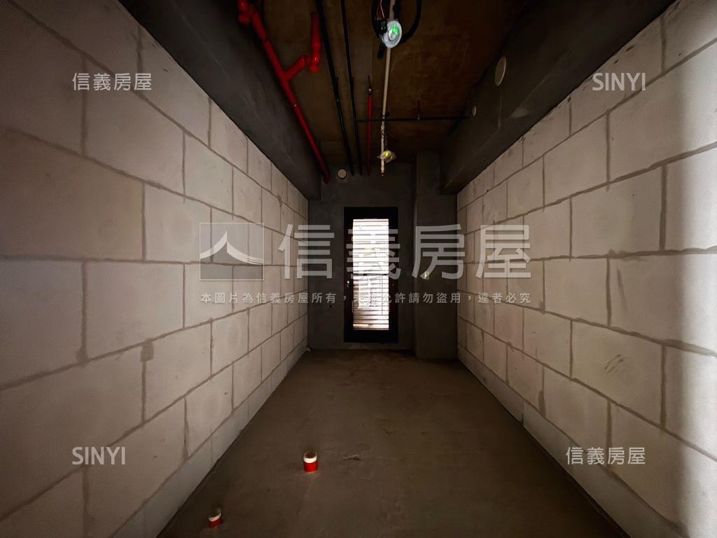 世界首席邊間高樓房屋室內格局與周邊環境