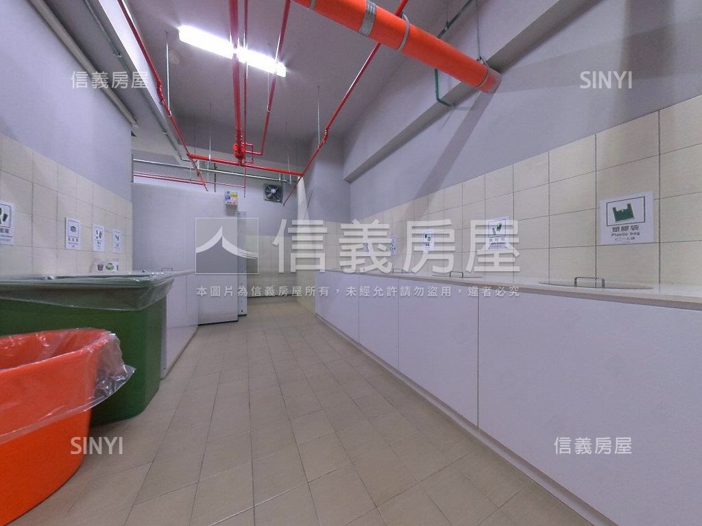 世界首席邊間高樓房屋室內格局與周邊環境