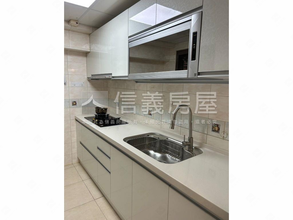 采雲天唯美古典風四房車位房屋室內格局與周邊環境