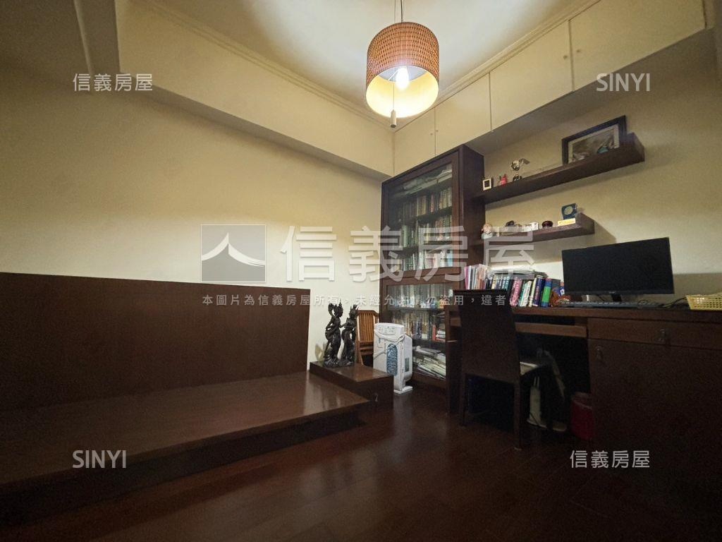采雲天唯美古典風四房車位房屋室內格局與周邊環境