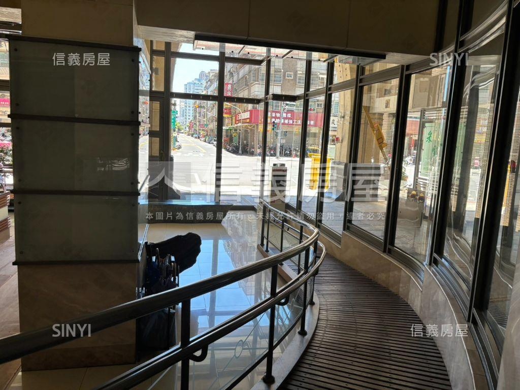 采雲天唯美古典風四房車位房屋室內格局與周邊環境