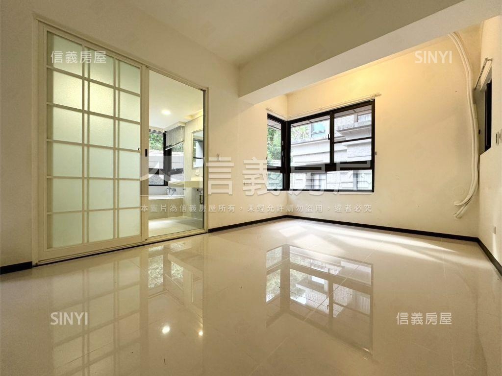 伴山邊間三房雙坡平車位房屋室內格局與周邊環境