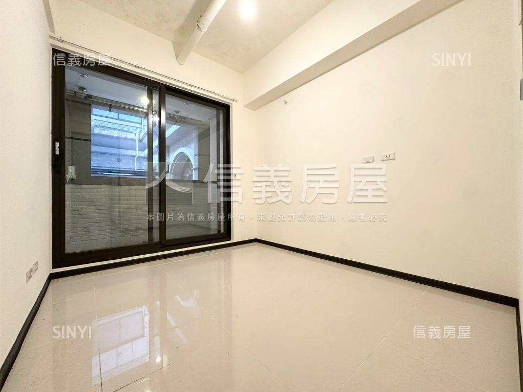 伴山邊間三房雙坡平車位房屋室內格局與周邊環境