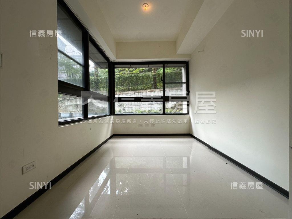 伴山邊間三房雙坡平車位房屋室內格局與周邊環境