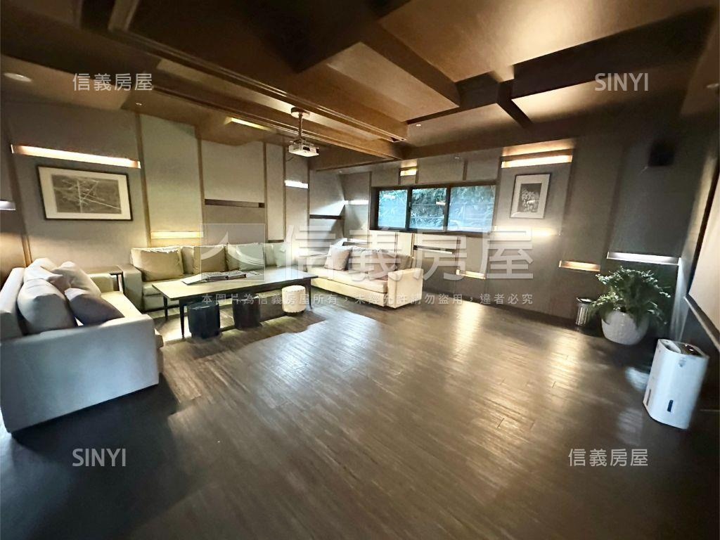 伴山邊間三房雙坡平車位房屋室內格局與周邊環境