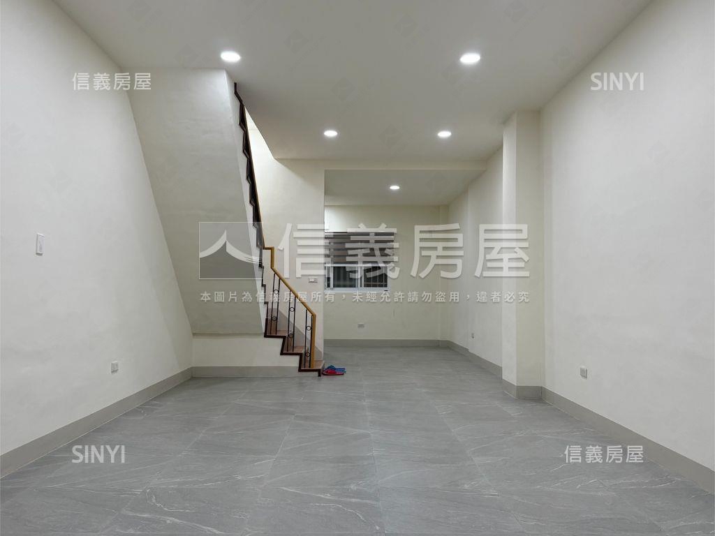 近輕軌漂漂亮亮活巷透天房屋室內格局與周邊環境