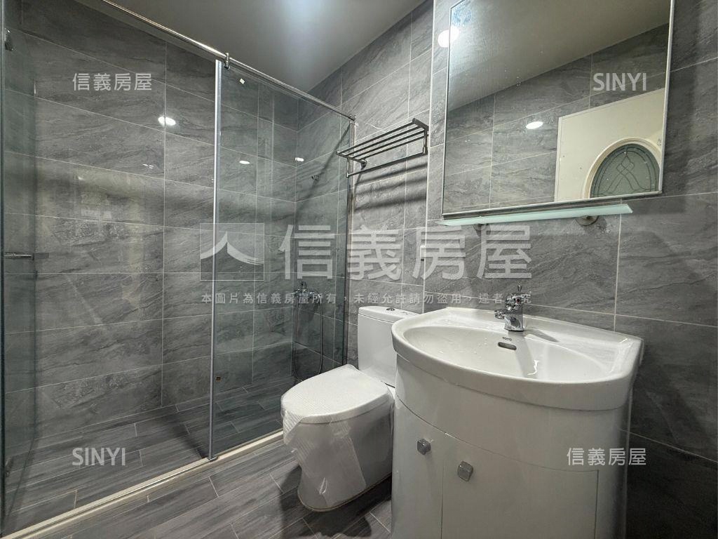 近輕軌漂漂亮亮活巷透天房屋室內格局與周邊環境