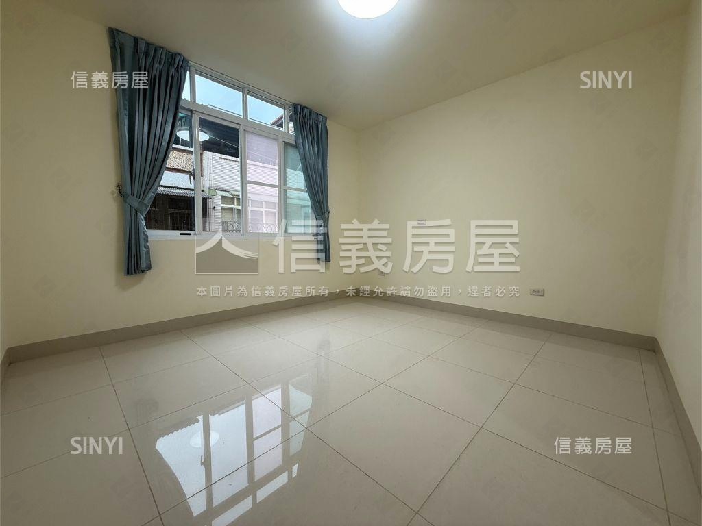 近輕軌漂漂亮亮活巷透天房屋室內格局與周邊環境