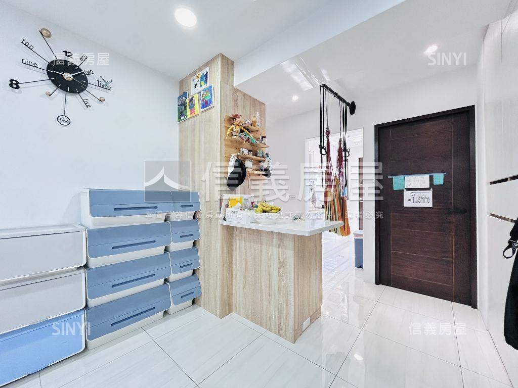 愷悅高樓裝潢３房車位房屋室內格局與周邊環境