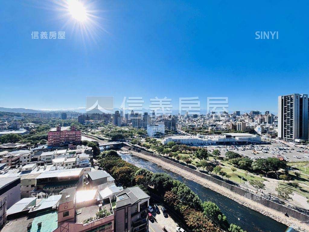 愷悅高樓裝潢３房車位房屋室內格局與周邊環境