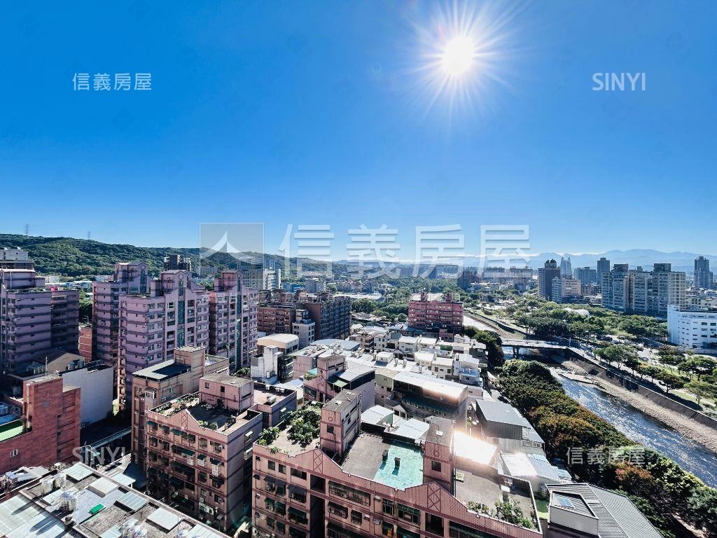 愷悅高樓裝潢３房車位房屋室內格局與周邊環境