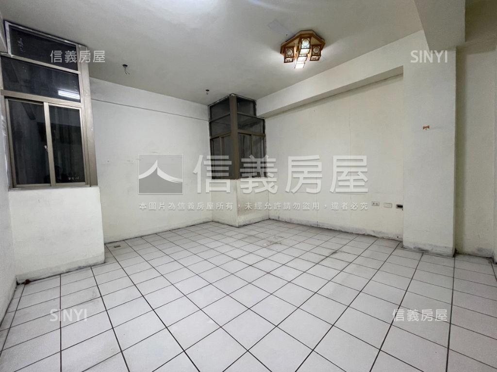 【ＶＲ】可看屋新興路透店房屋室內格局與周邊環境