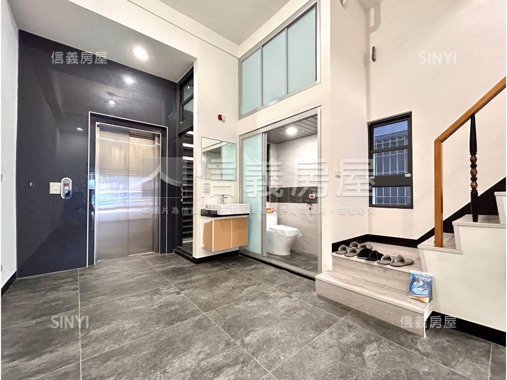 中華正路電梯透店房屋室內格局與周邊環境