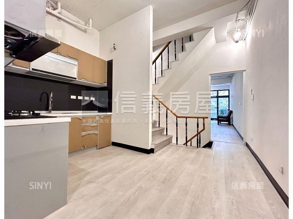 中華正路電梯透店房屋室內格局與周邊環境