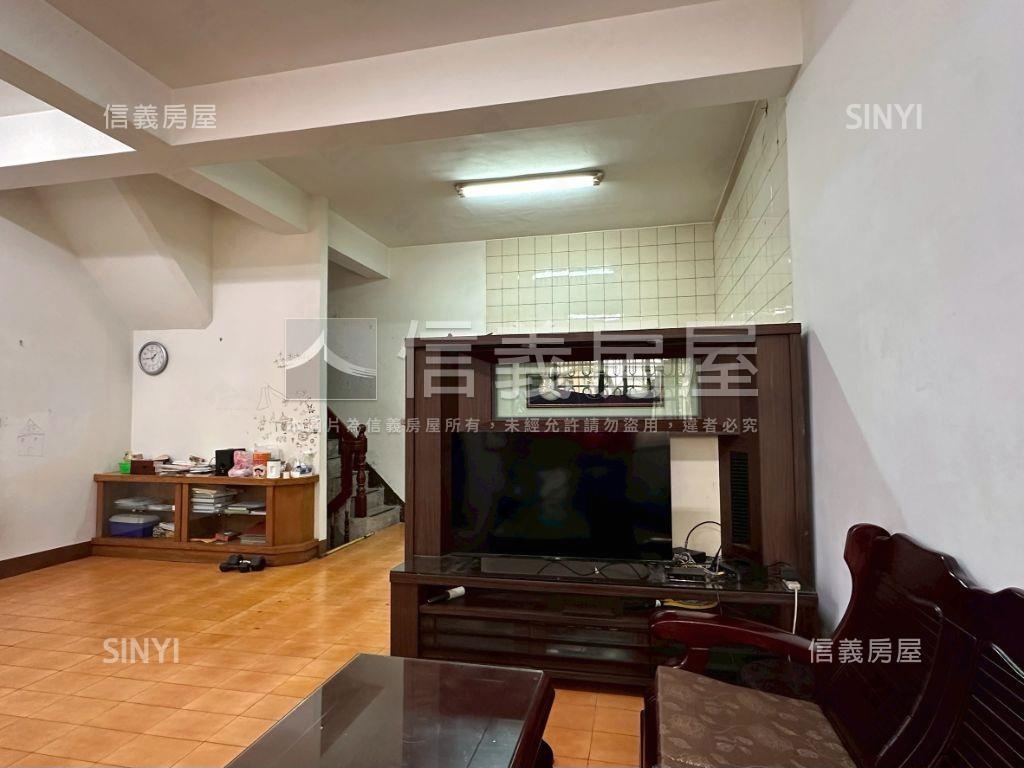 ３１期民壽街正街透天房屋室內格局與周邊環境