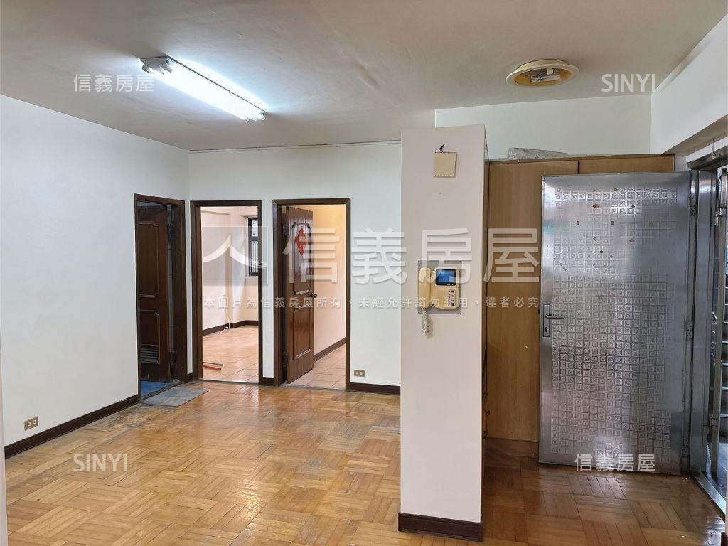 專任：稀有華廈明亮好屋房屋室內格局與周邊環境