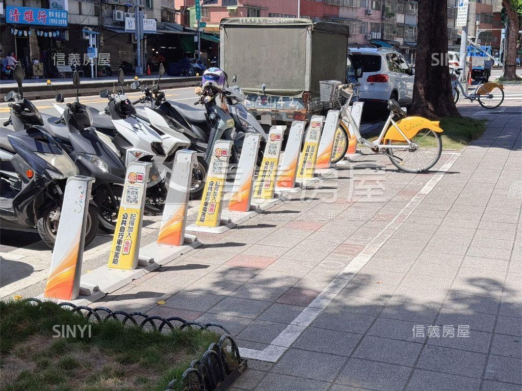 實小近未來捷運電梯三房房屋室內格局與周邊環境