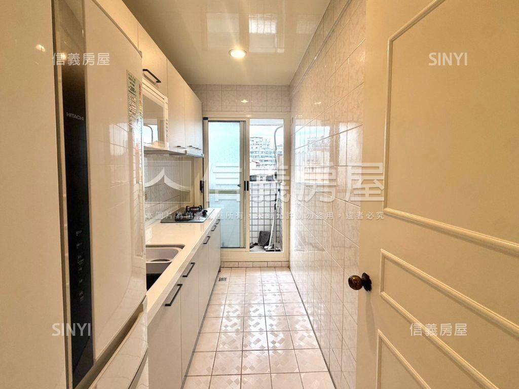 ｛小資｝電梯兩房美裝潢房屋室內格局與周邊環境