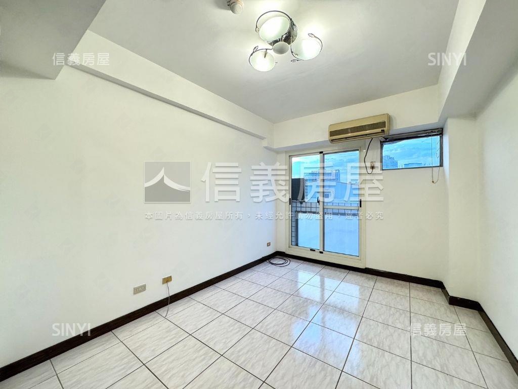 ｛小資｝電梯三房美裝潢房屋室內格局與周邊環境