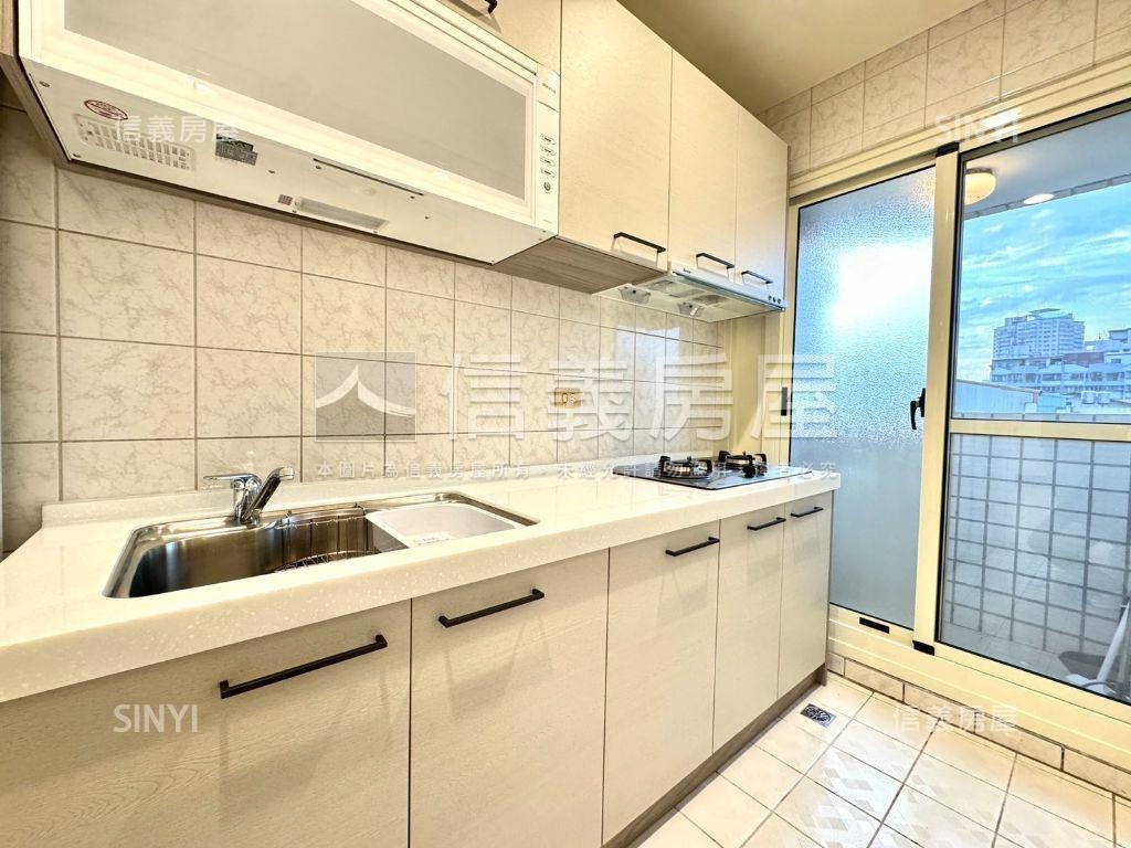 ｛小資｝電梯三房美裝潢房屋室內格局與周邊環境