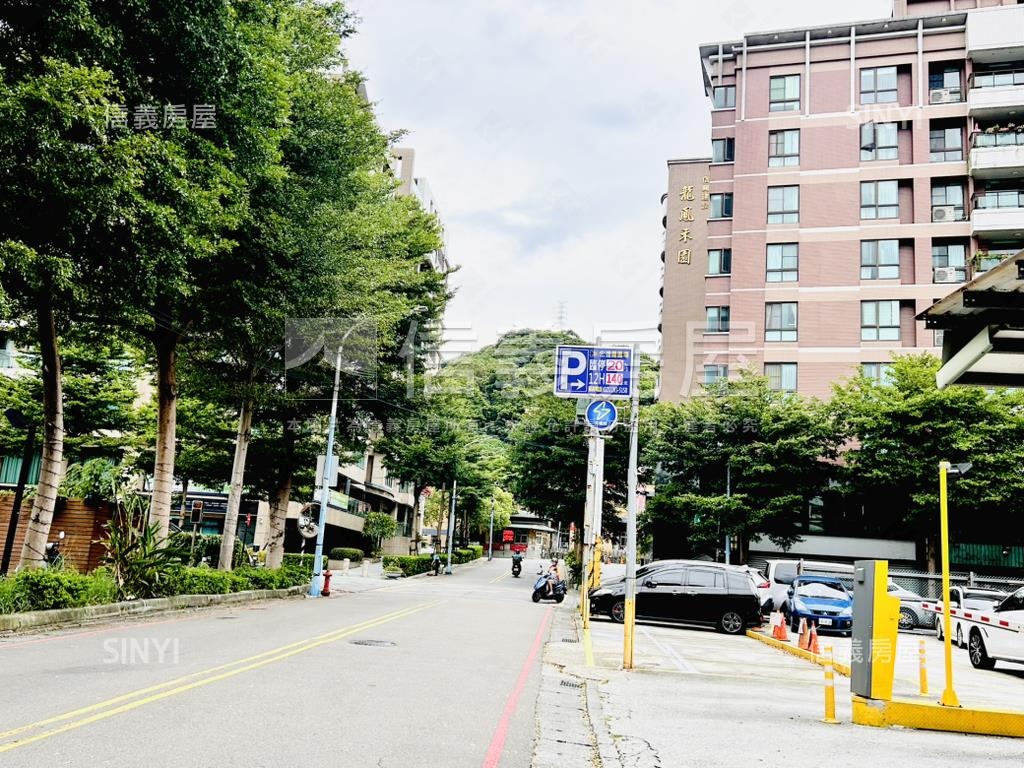 迴龍商圈．面寬金店面房屋室內格局與周邊環境