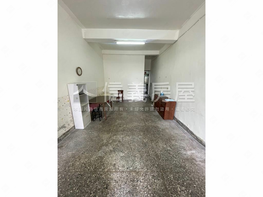 近正德高中騎樓透天房屋室內格局與周邊環境