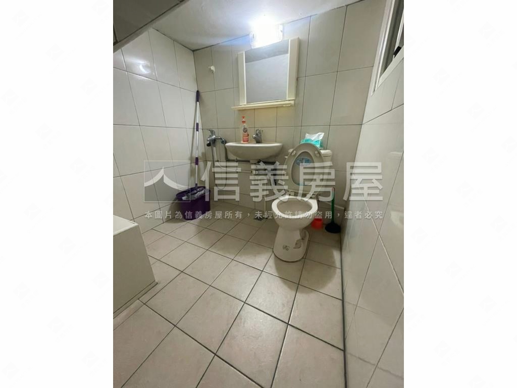 近正德高中騎樓透天房屋室內格局與周邊環境