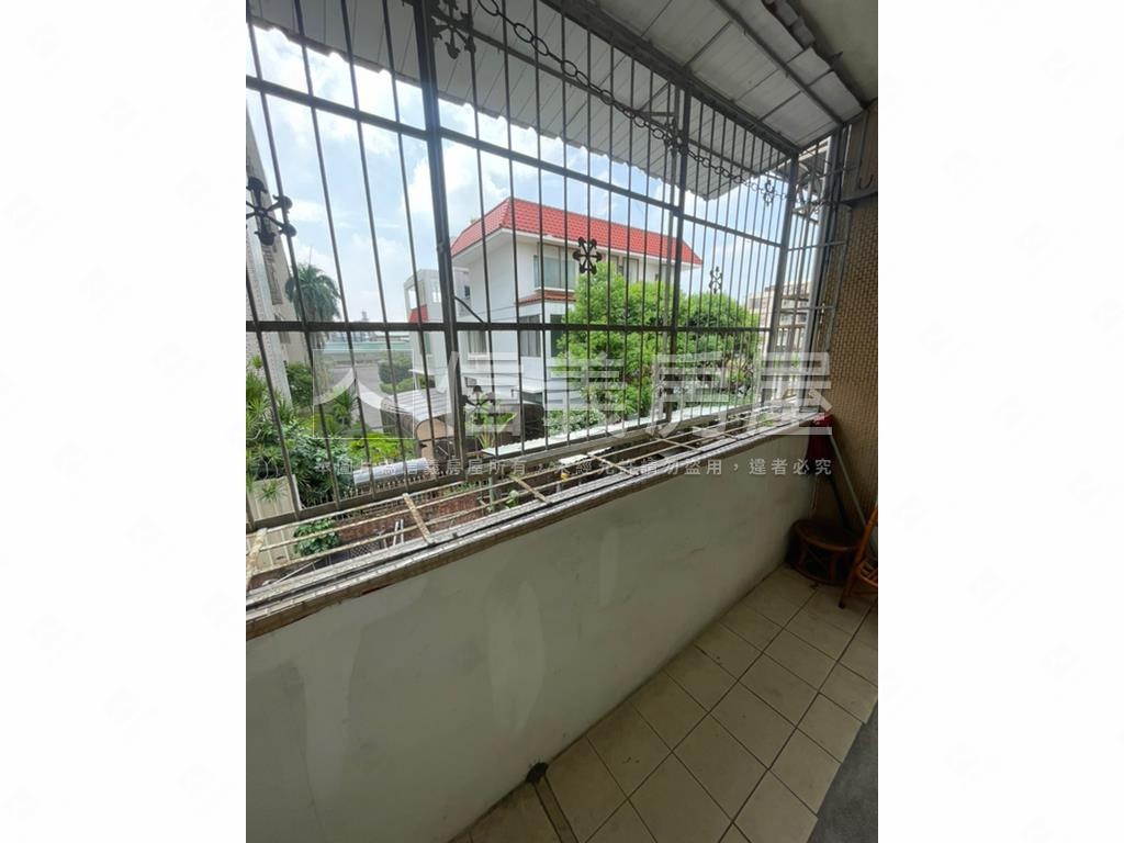 近正德高中騎樓透天房屋室內格局與周邊環境