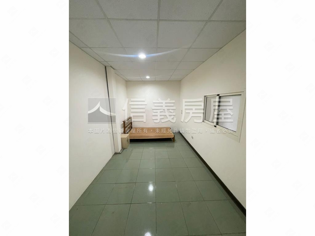 近正德高中騎樓透天房屋室內格局與周邊環境