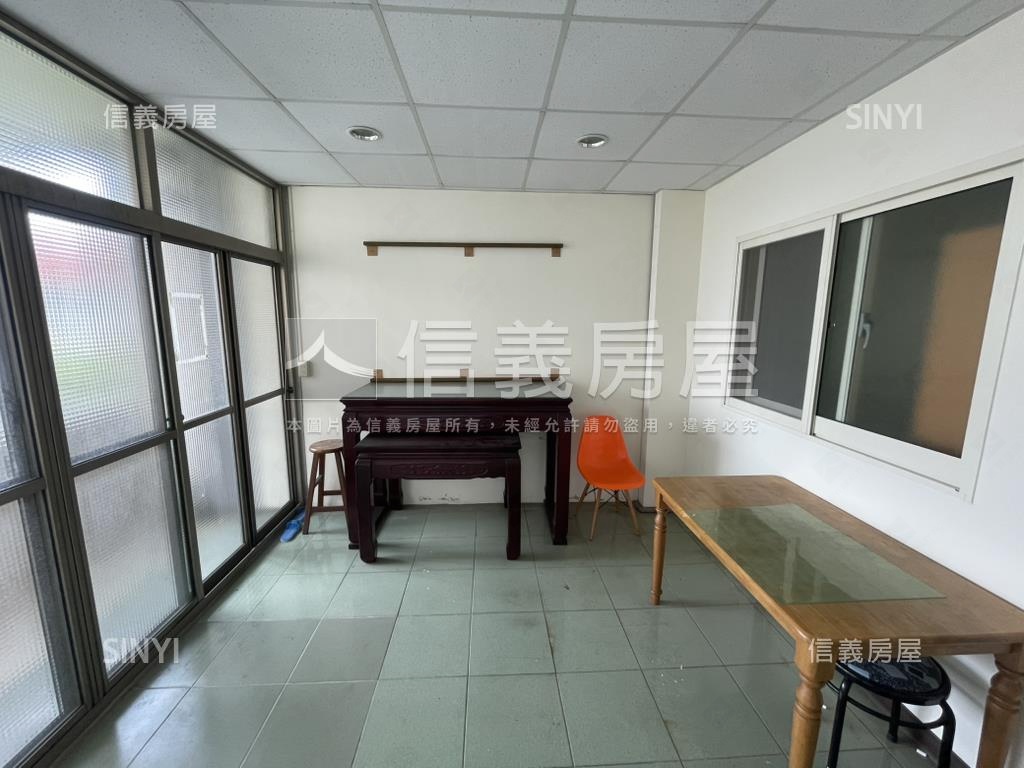 近正德高中騎樓透天房屋室內格局與周邊環境