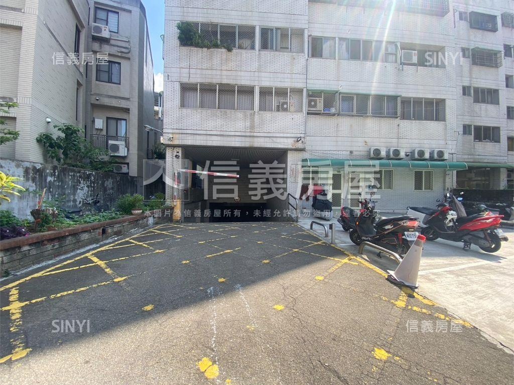 大里陽光三房車位房屋室內格局與周邊環境
