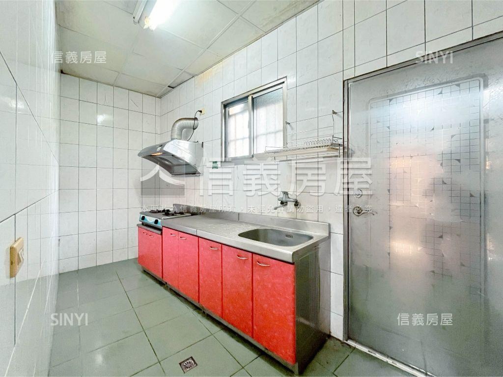 清水臨路透天近星巴克房屋室內格局與周邊環境