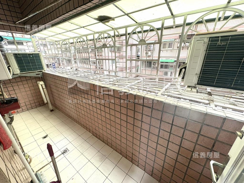 宏福方正屋況美三房房屋室內格局與周邊環境