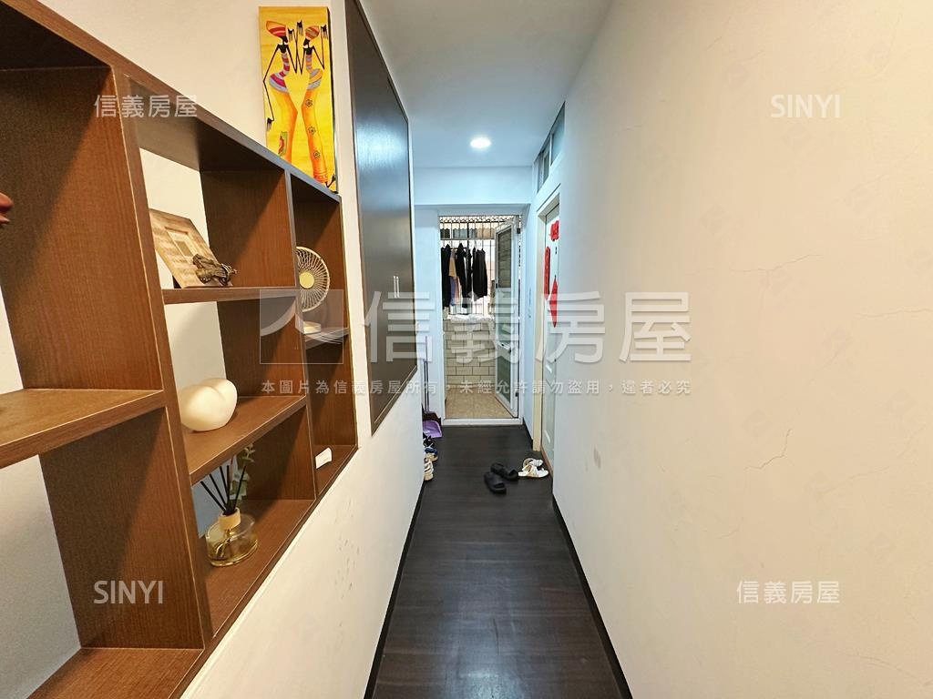 鼓山近輕軌黃金１＋２樓店房屋室內格局與周邊環境