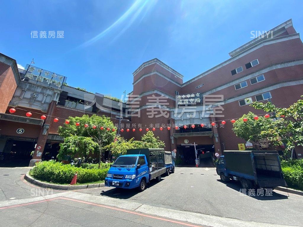 東區大面寬臨路透天房屋室內格局與周邊環境