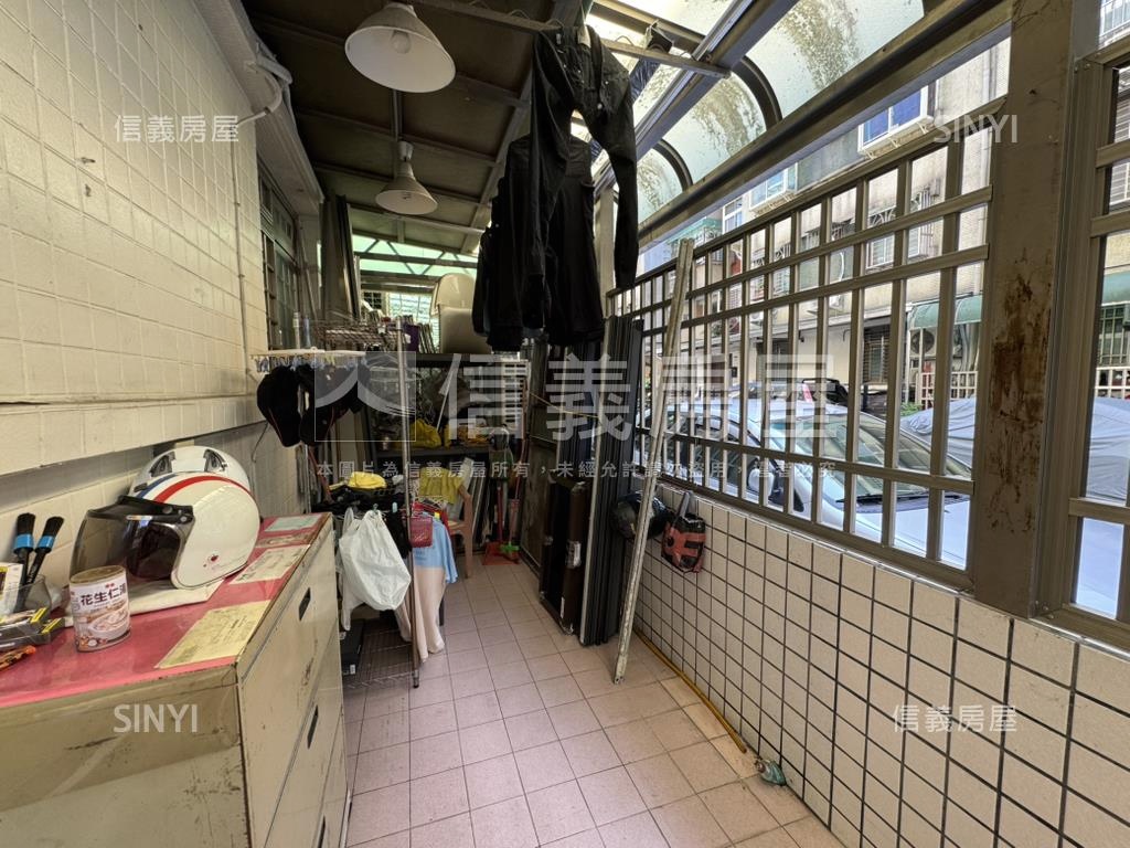 國泰一樓門前方便停車房屋室內格局與周邊環境