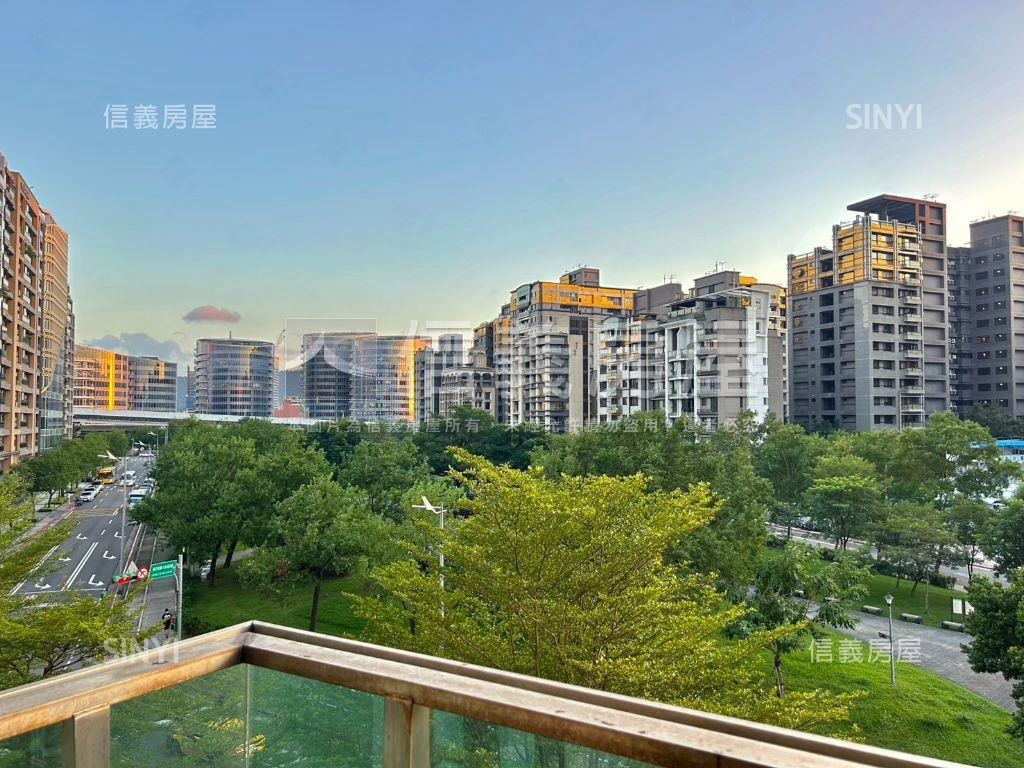 內湖五期｜正面公園綠意房屋室內格局與周邊環境