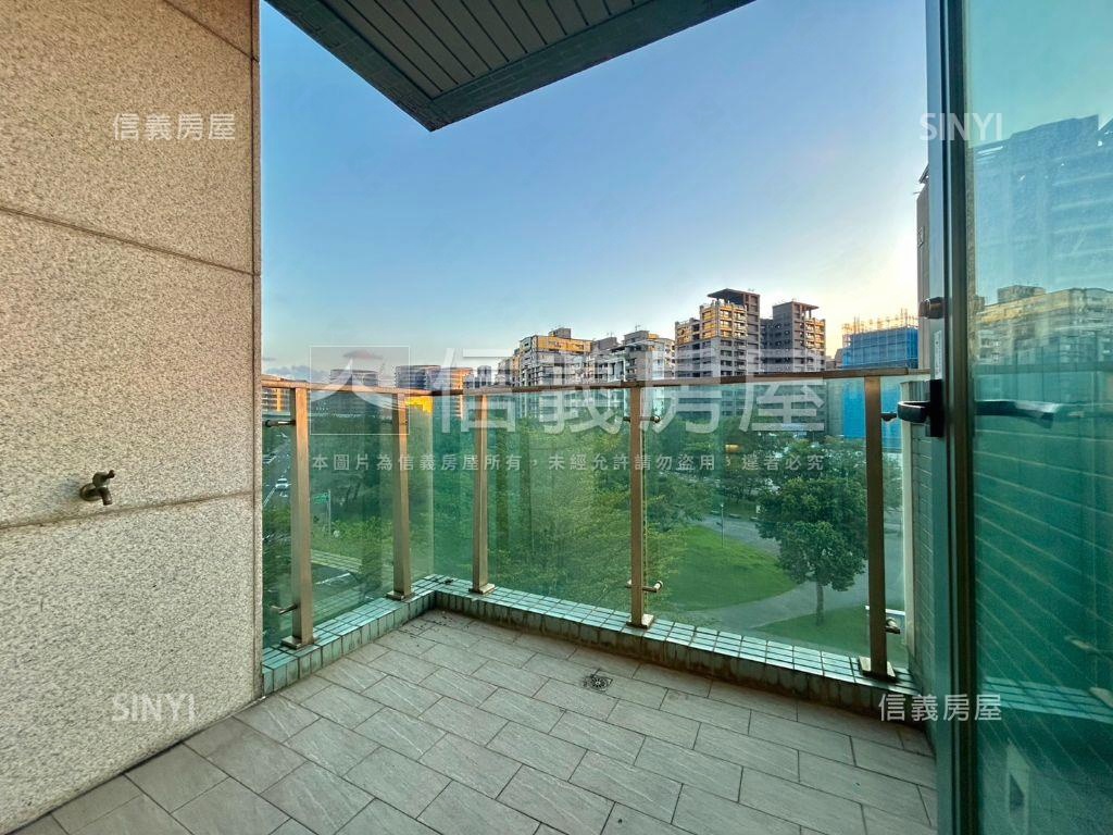 內湖五期｜正面公園綠意房屋室內格局與周邊環境