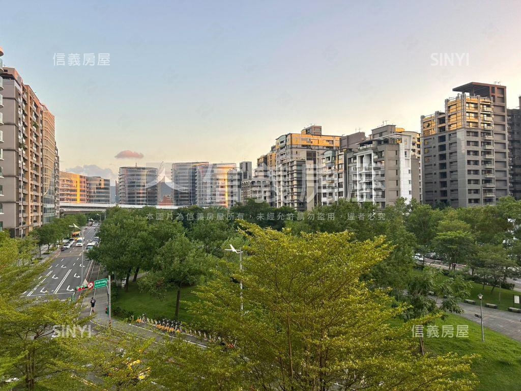 內湖五期｜正面公園綠意房屋室內格局與周邊環境