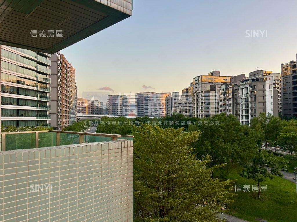 內湖五期｜正面公園綠意房屋室內格局與周邊環境