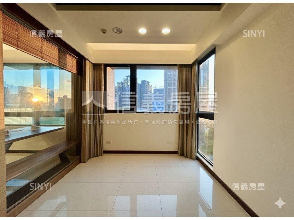 內湖五期｜正面公園綠意房屋室內格局與周邊環境