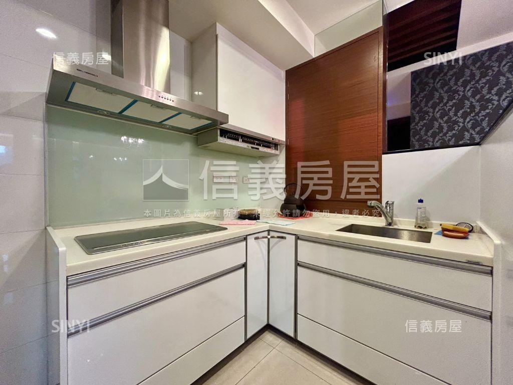 內湖五期｜正面公園綠意房屋室內格局與周邊環境