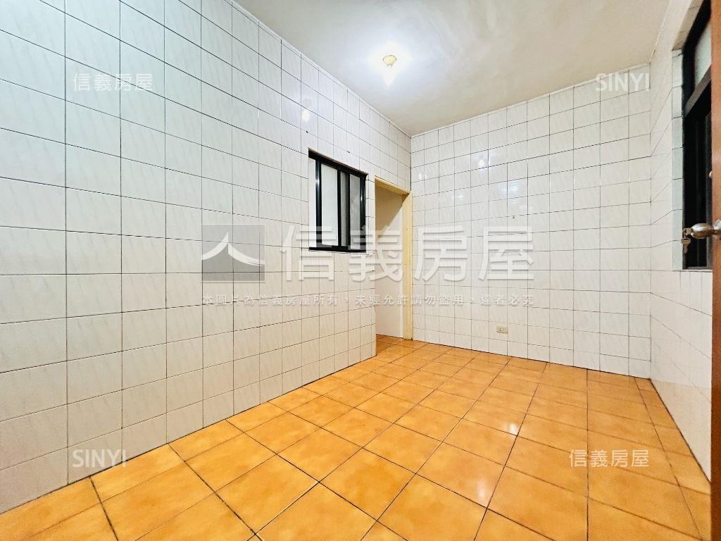 公園旁稀有３樓房屋室內格局與周邊環境