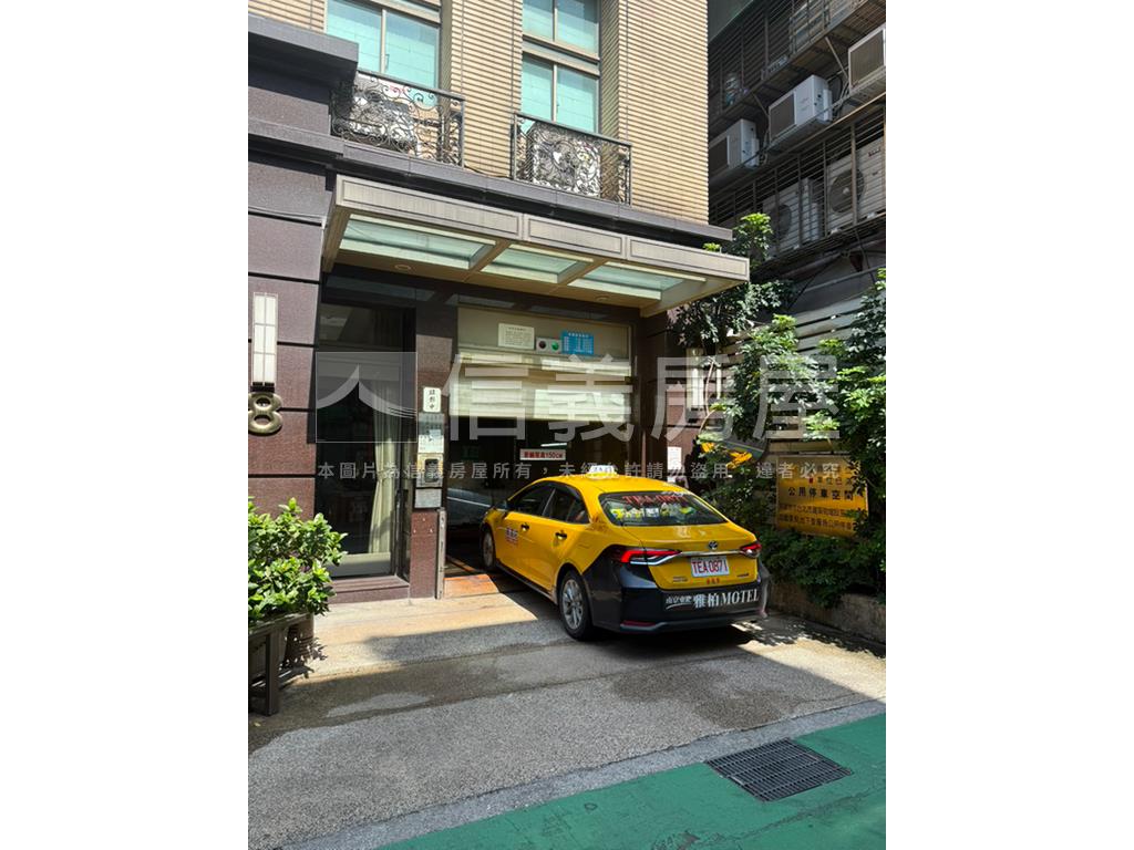 便宜！時尚麗舍塔式車位房屋室內格局與周邊環境