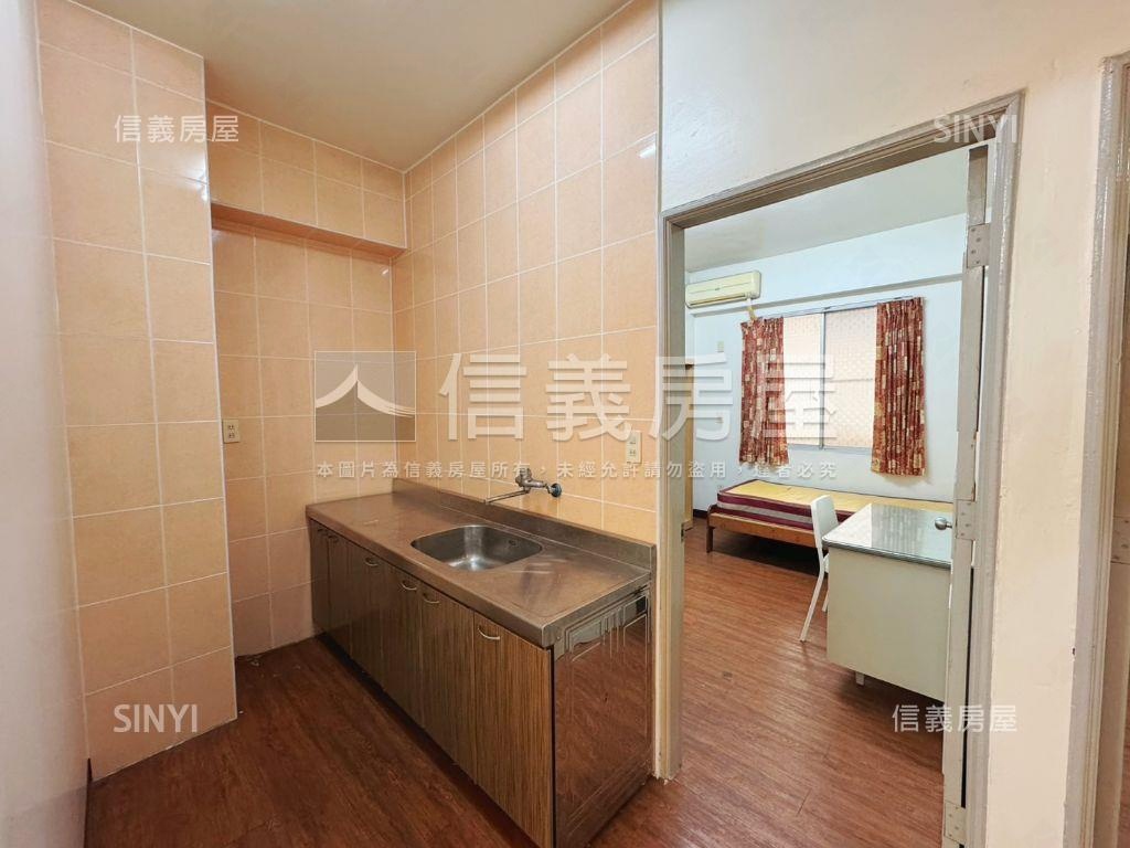 東區龍鳳大樓溫馨三房房屋室內格局與周邊環境