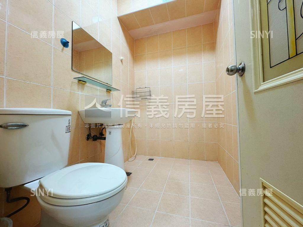 東區龍鳳大樓溫馨三房房屋室內格局與周邊環境