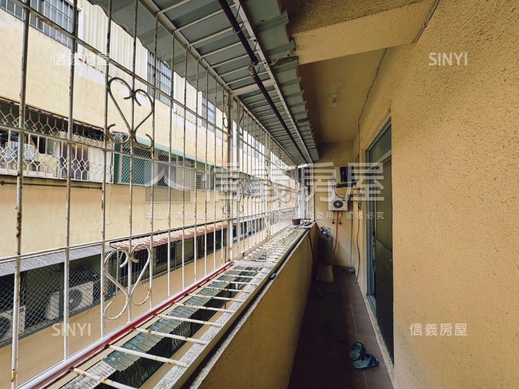 東區龍鳳大樓溫馨三房房屋室內格局與周邊環境
